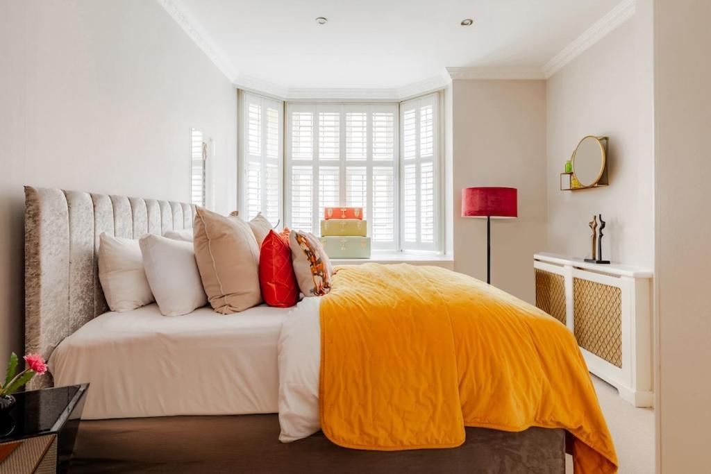 Revamped & Luxxe For Covent Garden Lovers! Adorable City Home For Families & Friends London Exteriör bild