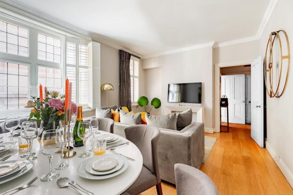 Revamped & Luxxe For Covent Garden Lovers! Adorable City Home For Families & Friends London Exteriör bild