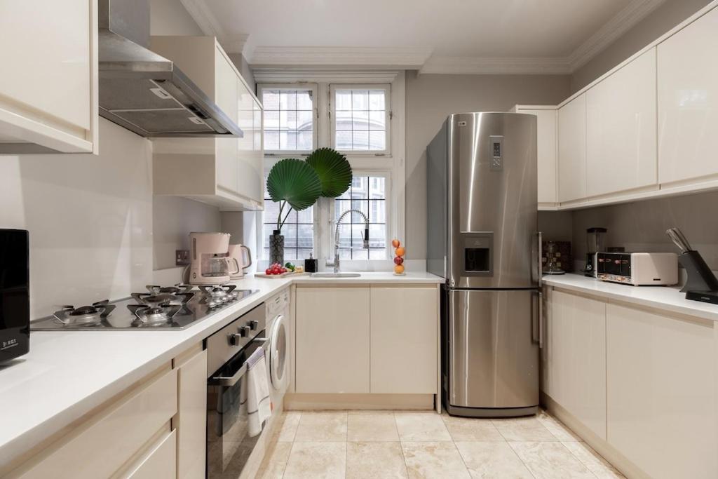 Revamped & Luxxe For Covent Garden Lovers! Adorable City Home For Families & Friends London Exteriör bild