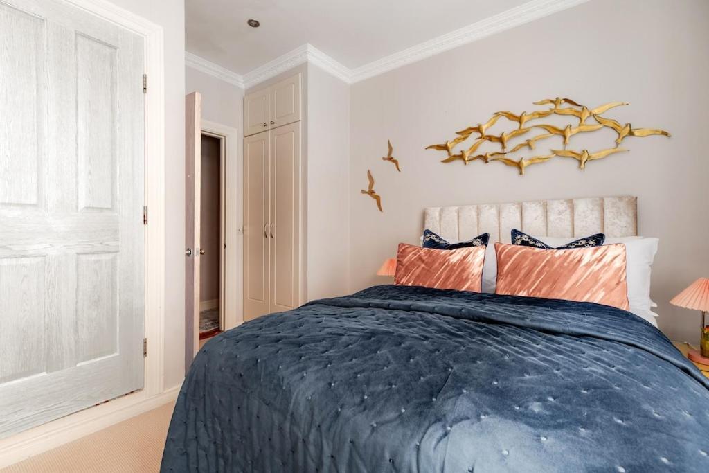Revamped & Luxxe For Covent Garden Lovers! Adorable City Home For Families & Friends London Exteriör bild